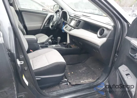 2018 Toyota Rav4 Xle z USA, uszkodzony, nr VIN JTMRFREV2JD240904